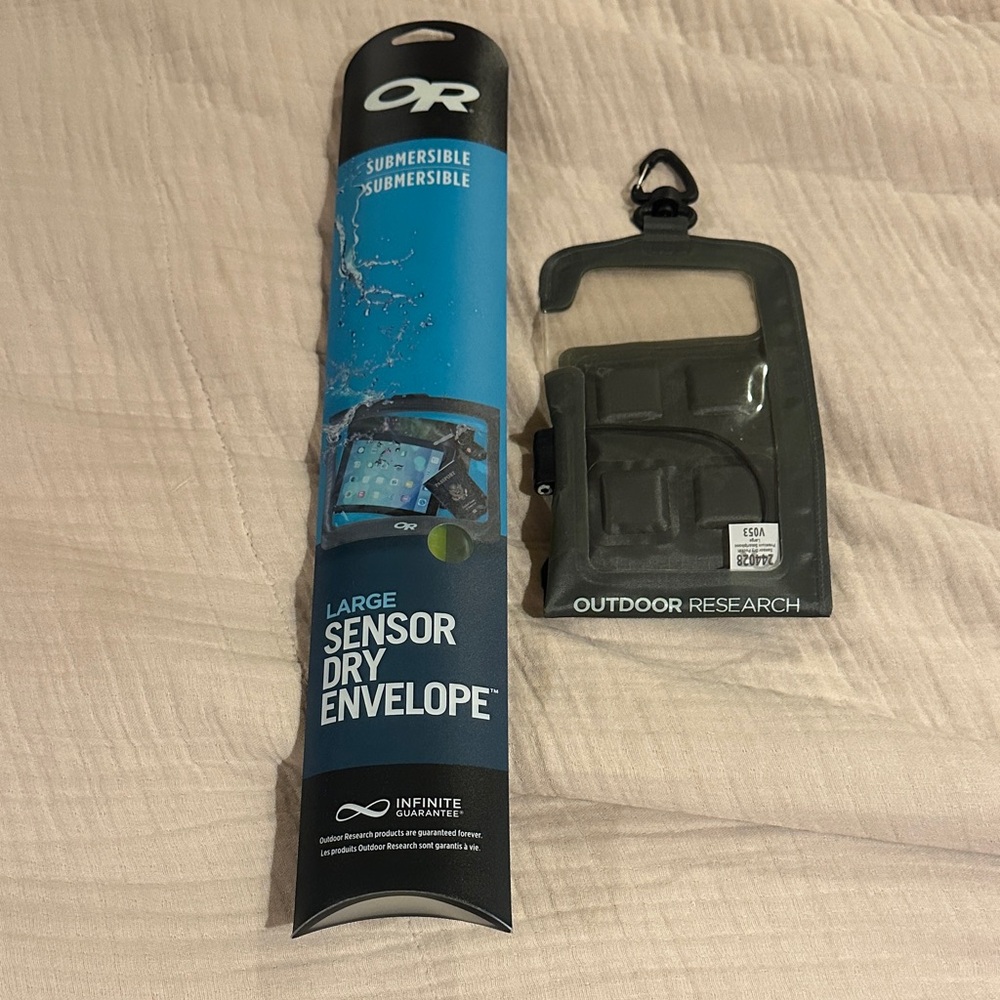 Outdoor Research Large Black Sensor Dry Envelope and Sensor Dry Pocket for Cell